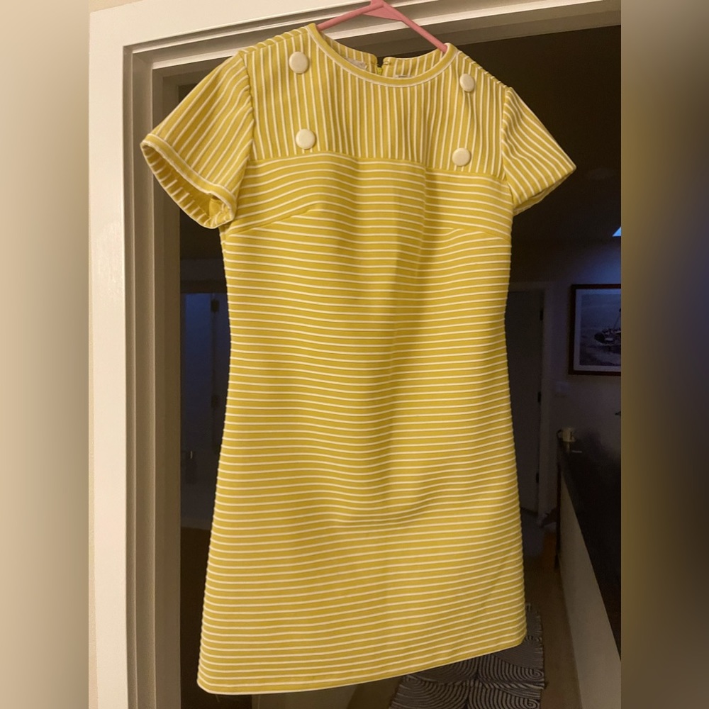 Vintage Joseph Magnin polyester dress. So mod